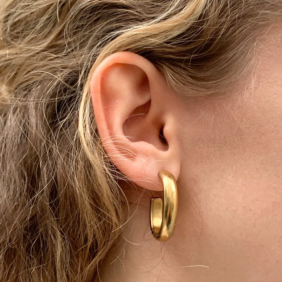 Statement hoops gold