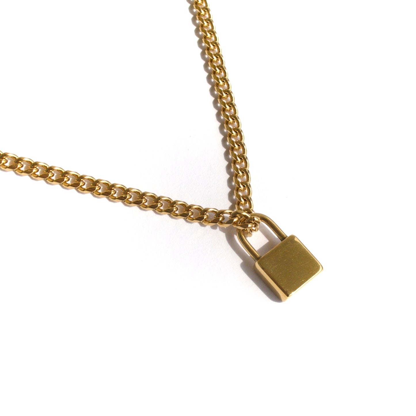 Lock necklace gold