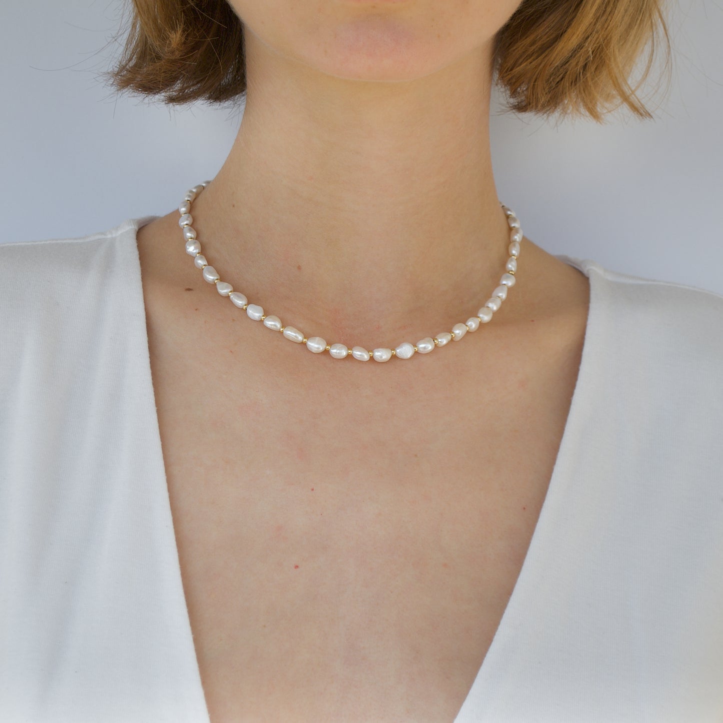 Pearl necklace gold