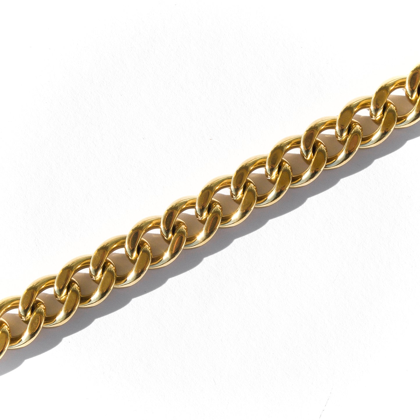 Statement bracelet gold