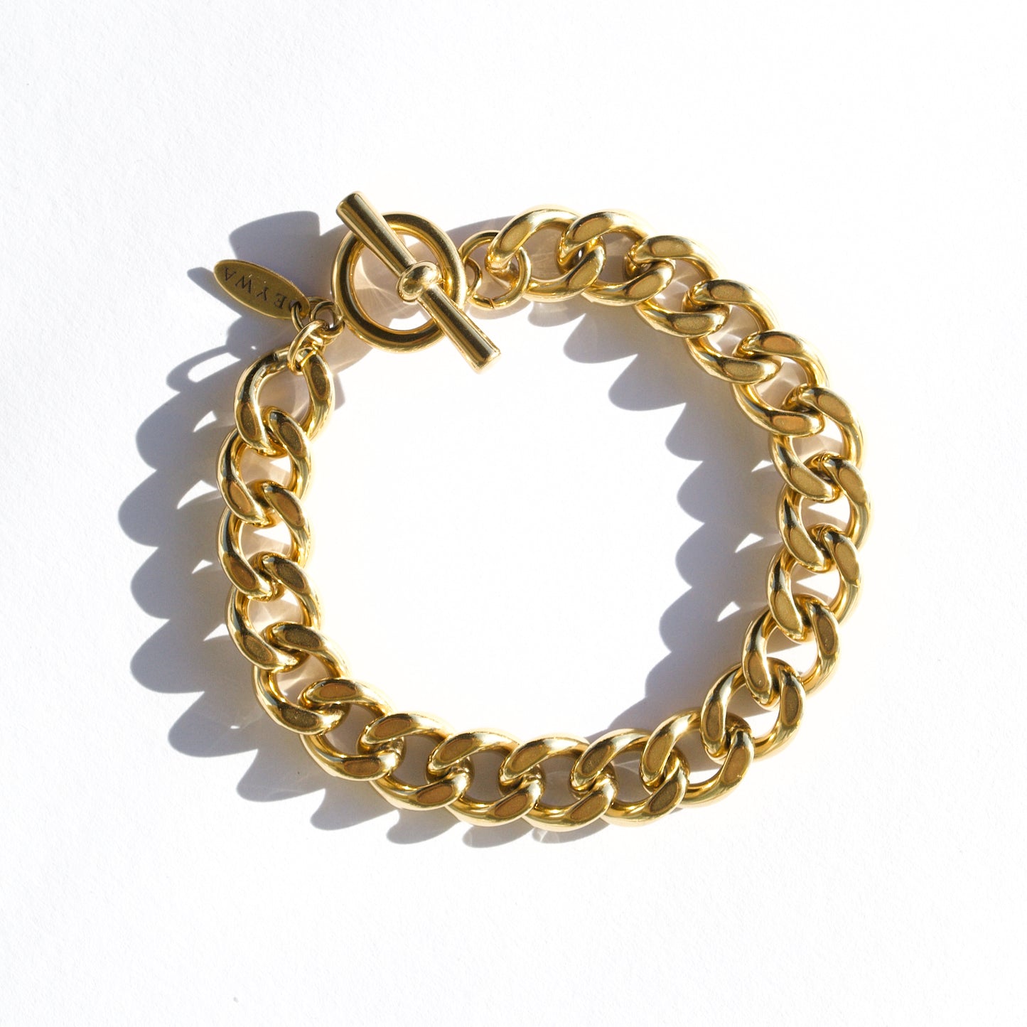 Statement bracelet gold