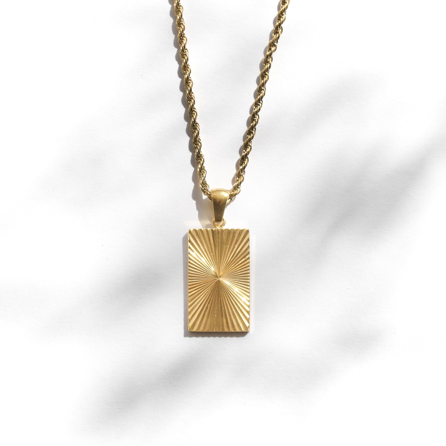 Medaillon necklace gold