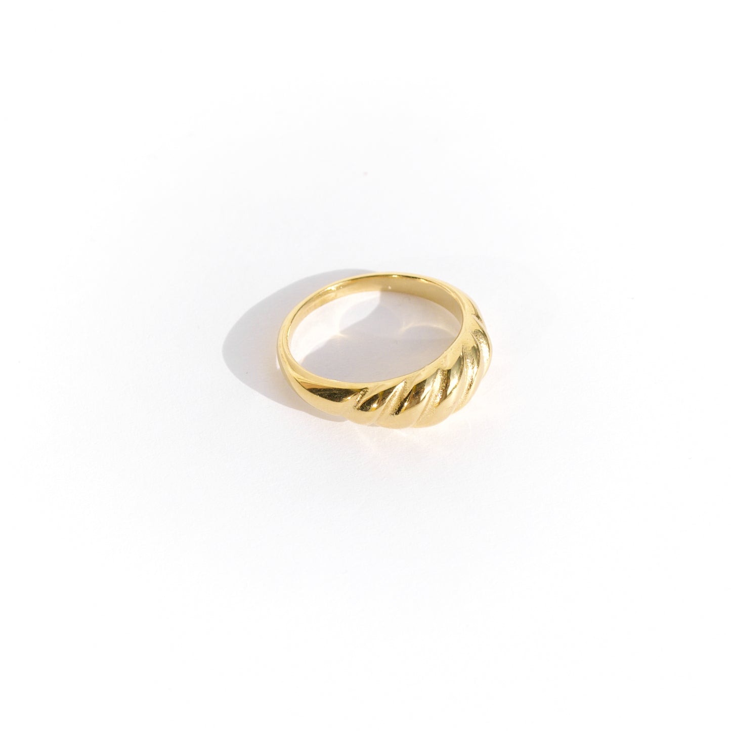 Croissant ring gold