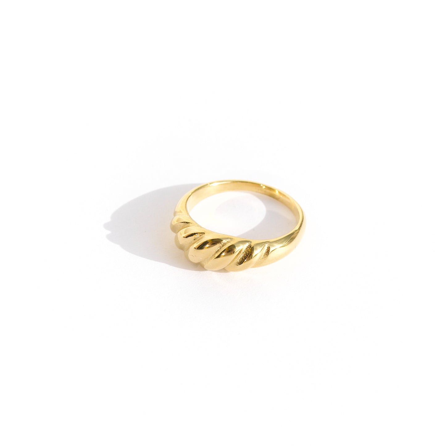 Croissant ring gold