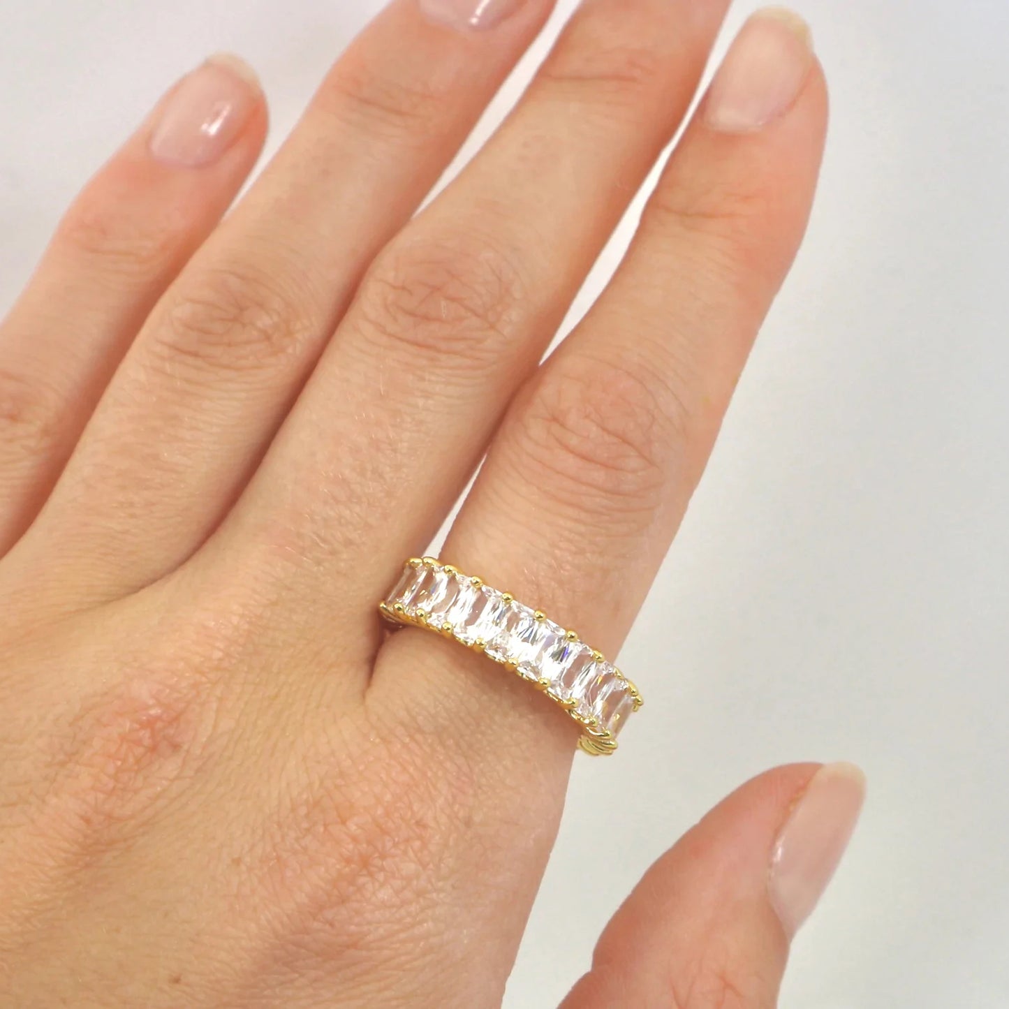 Eternity ring gold